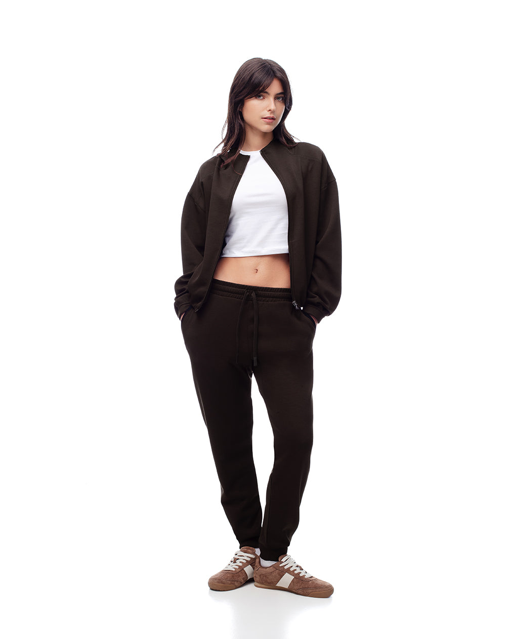 Jogger tiro medio chocolate mujer