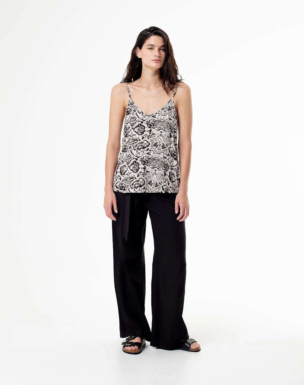 Camisa loose fit tiras cruda estampada