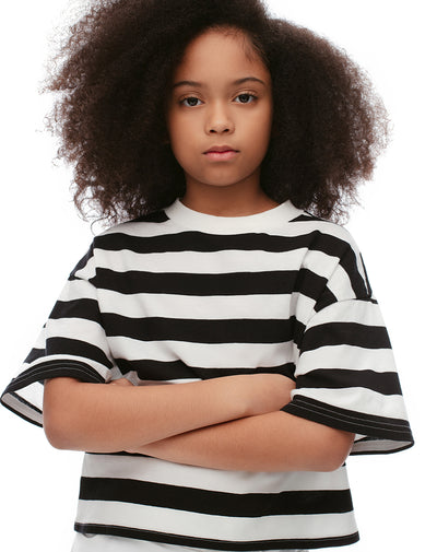 Camiseta Lipa relaxed fit manga corta negra rayas
