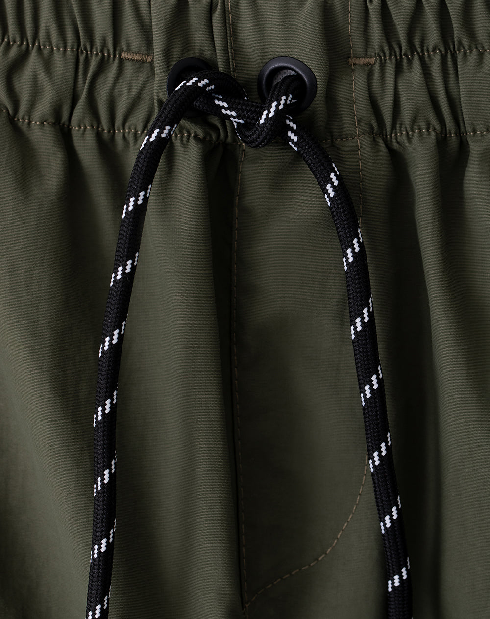 Bermuda regular fit en drill verde