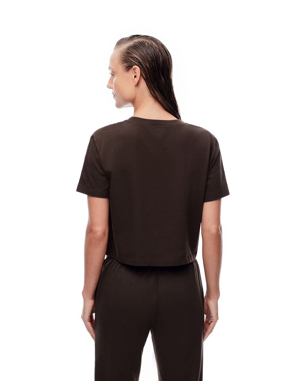 Camiseta cropped fit manga corta chocolate