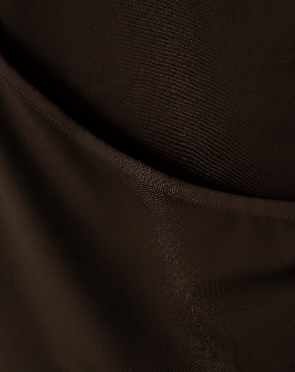 Camiseta crop slim doble tela chocolate mujer