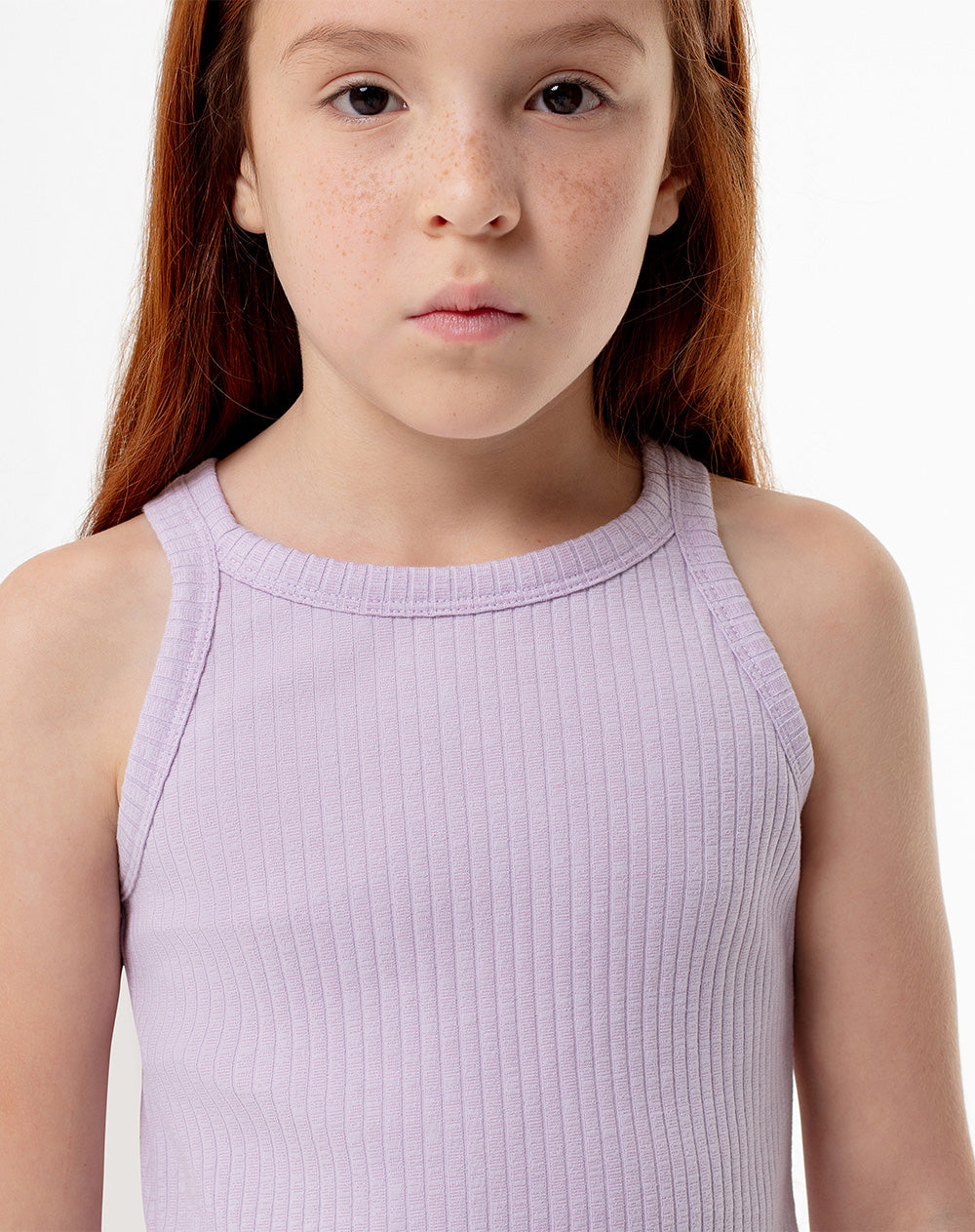 Camiseta cropped fit lila