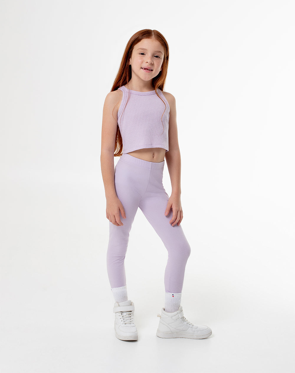 Camiseta cropped fit lila