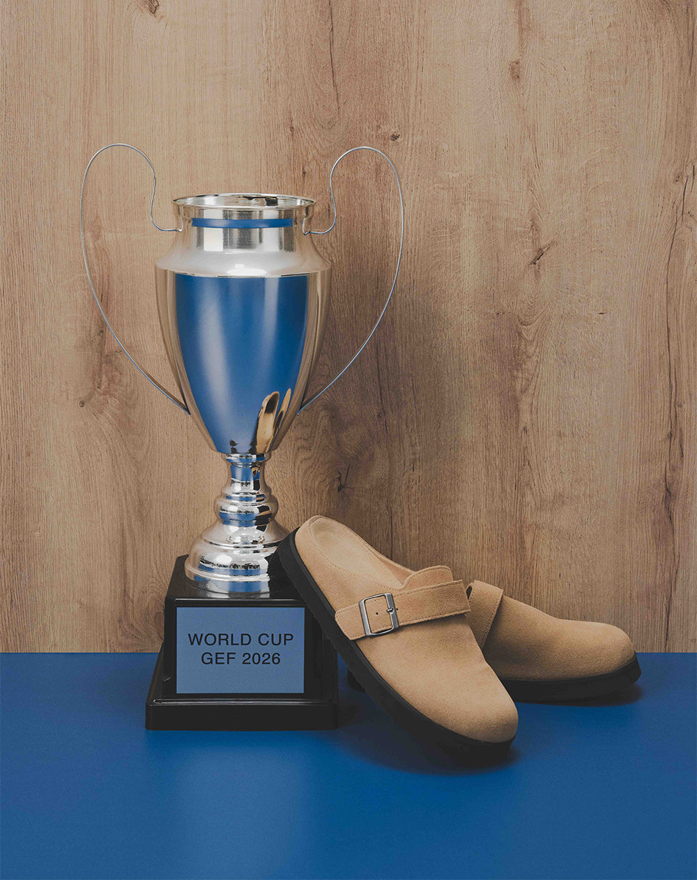 Zuecos tipo clog gamuzado café hombre