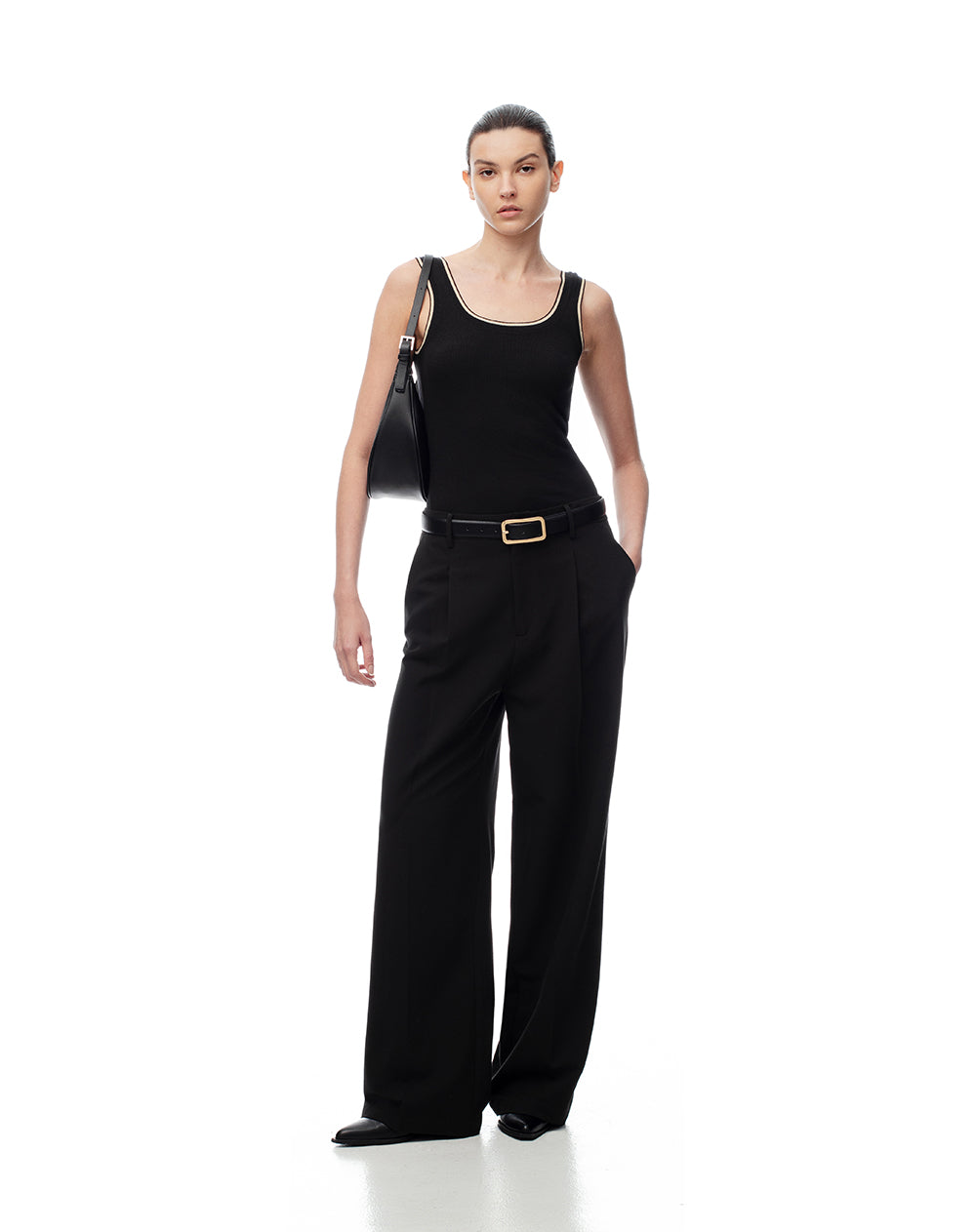 Camiseta manga sisa slim rib negra mujer