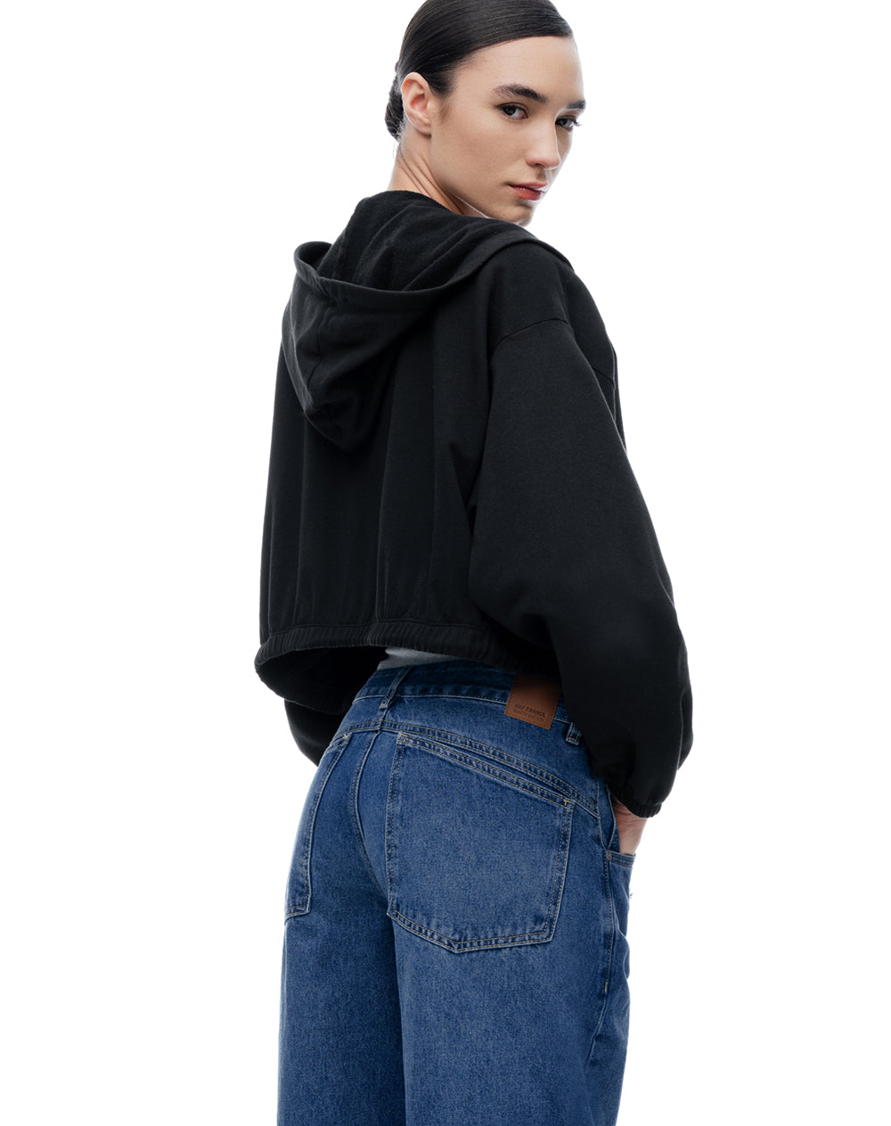 Jean barrel tiro medio índigo oscuro mujer