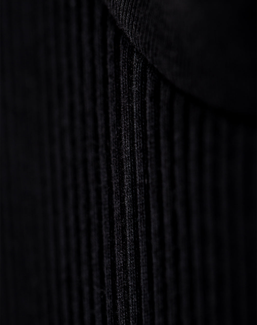 Camiseta Slim Fit Manga Corta Negra para Mujer Rib Acanalado en