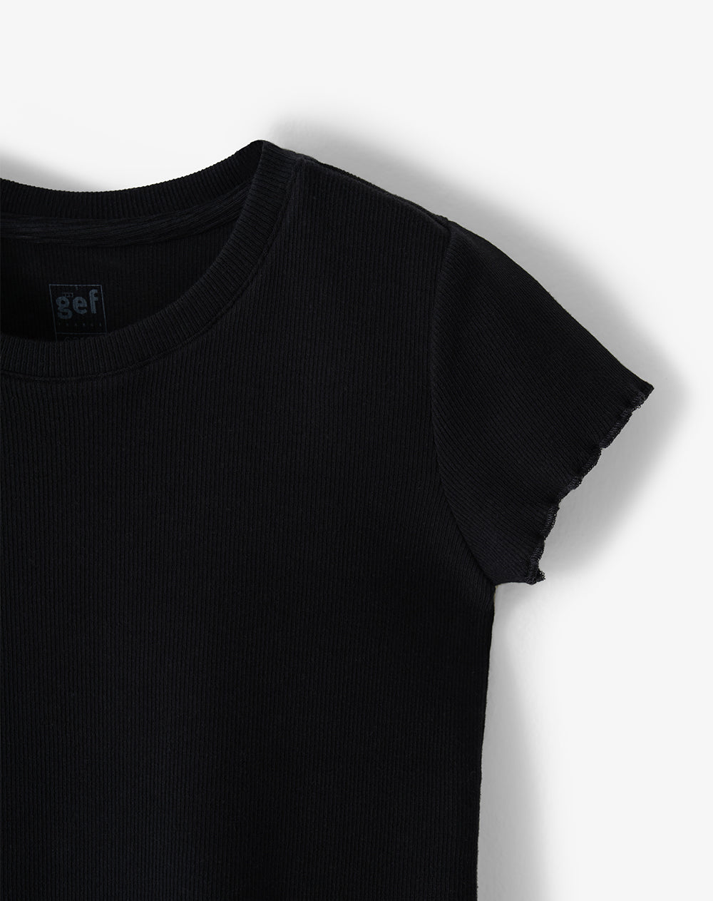 Camiseta slim fit manga corta negra
