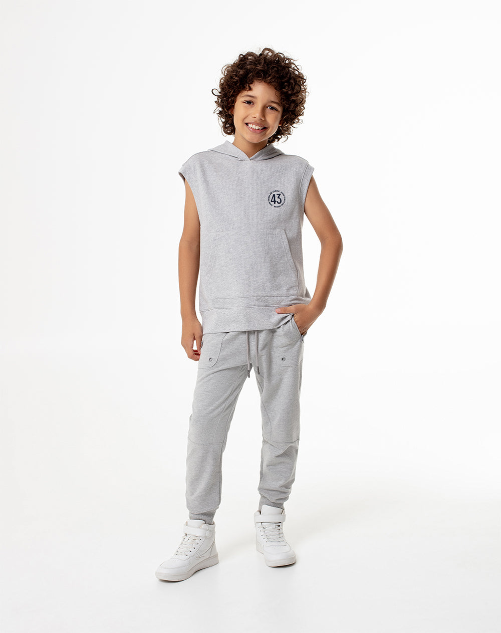 Chaleco regular fit con capucha gris jaspe