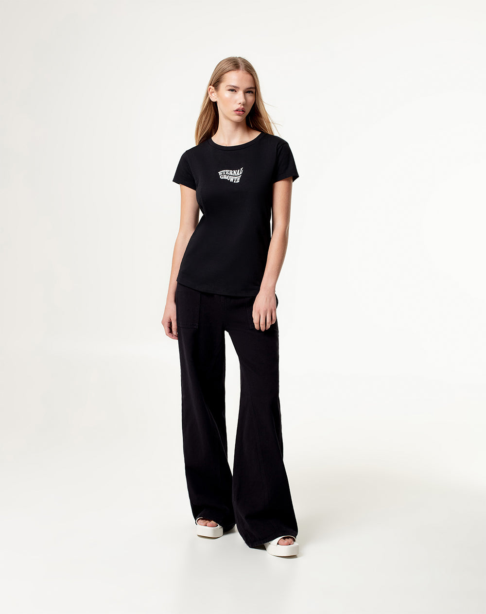 Camiseta regular fit manga 3/4 negra