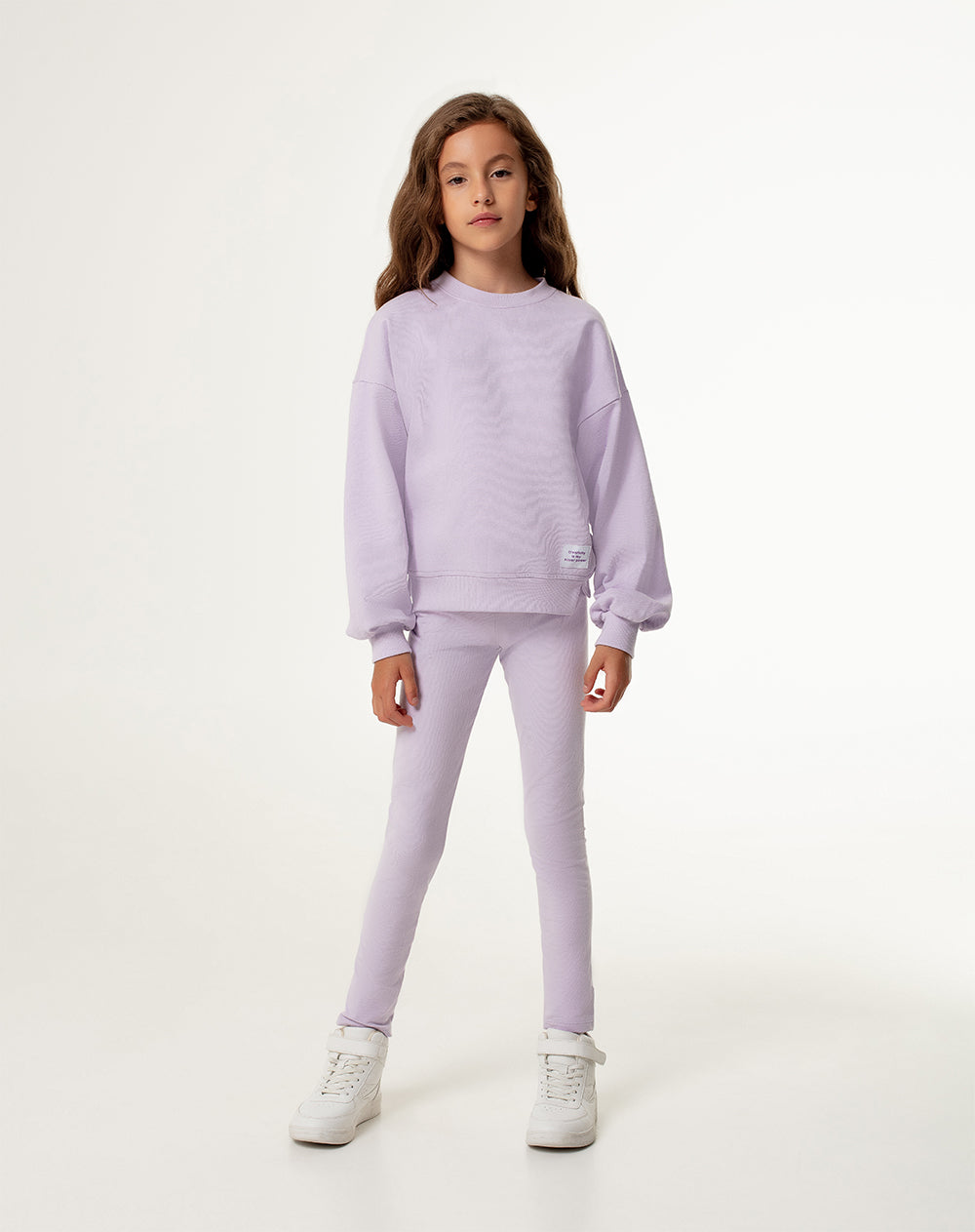 Buzo regular fit lila