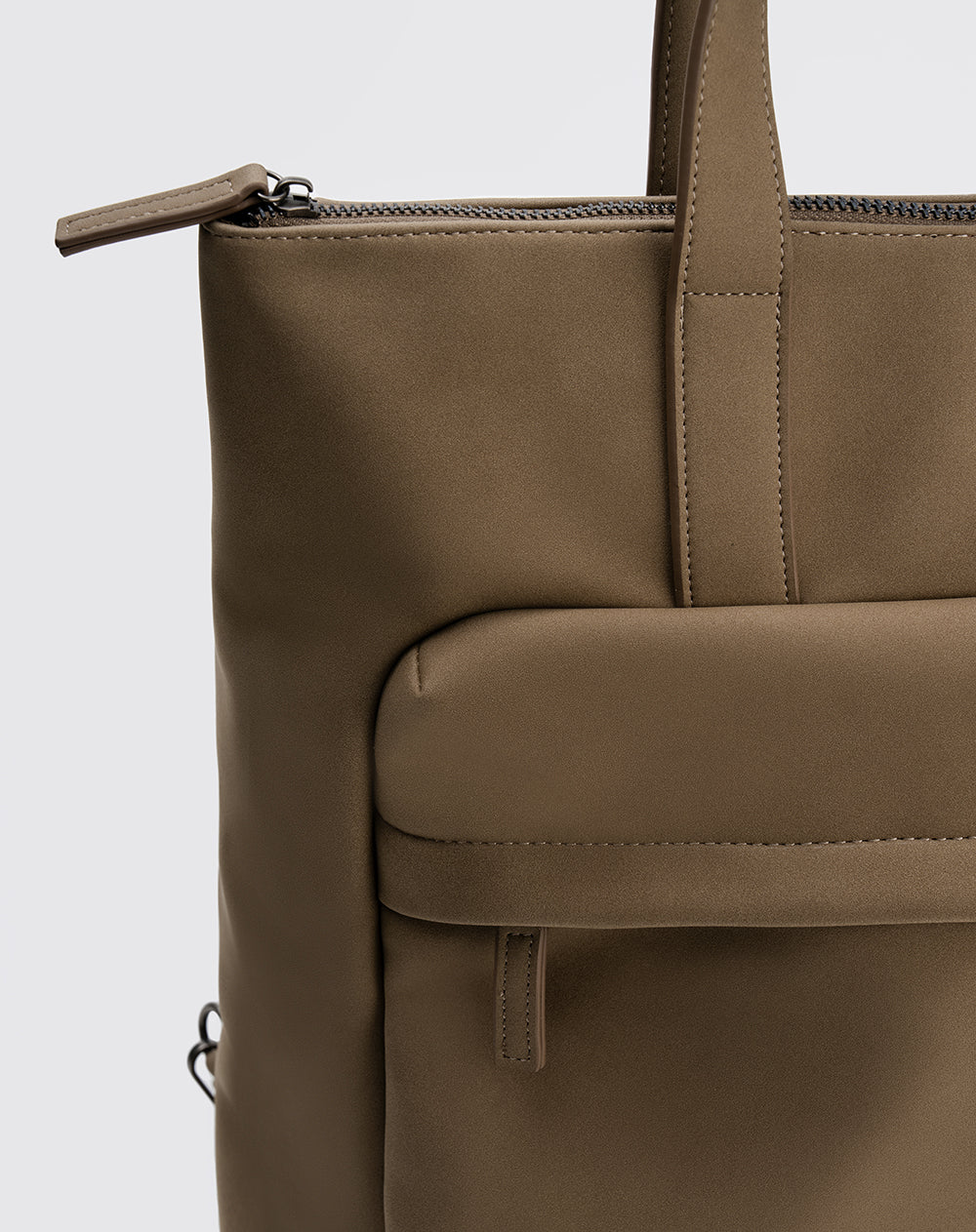 Bolso morral efecto cuero café