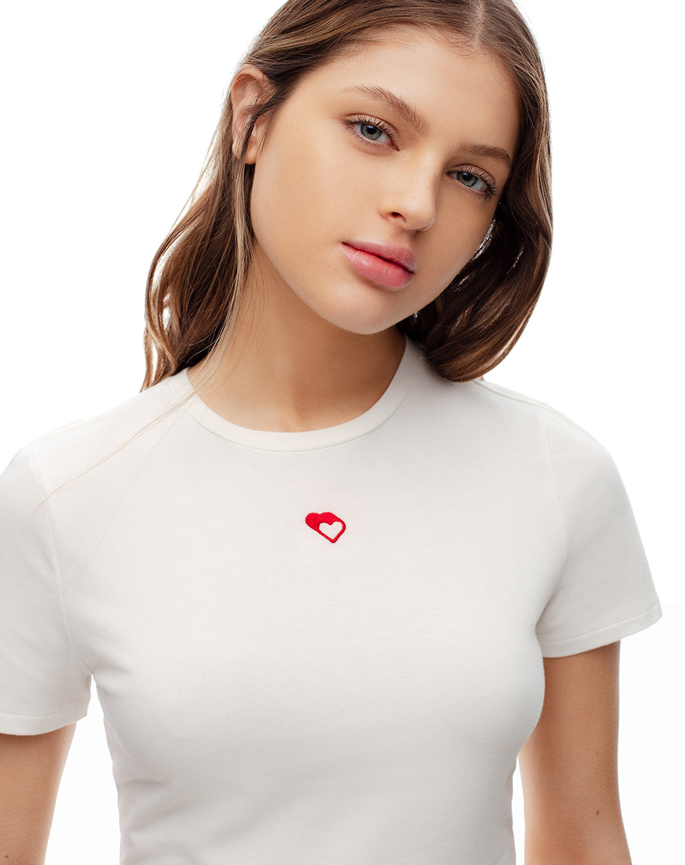 Camiseta crop slim algodón vainilla mujer