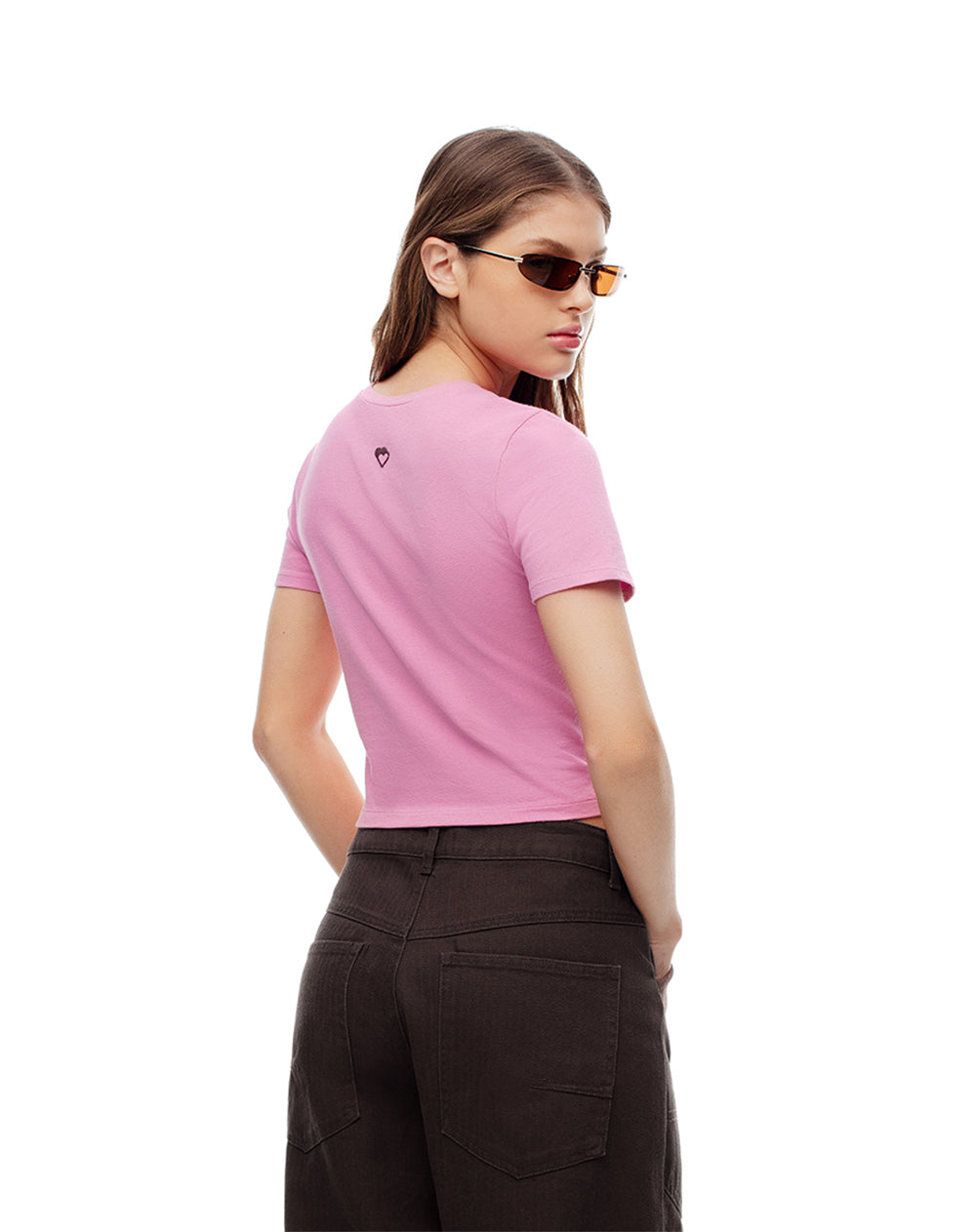 Camiseta crop slim algodón rosa estampada mujer