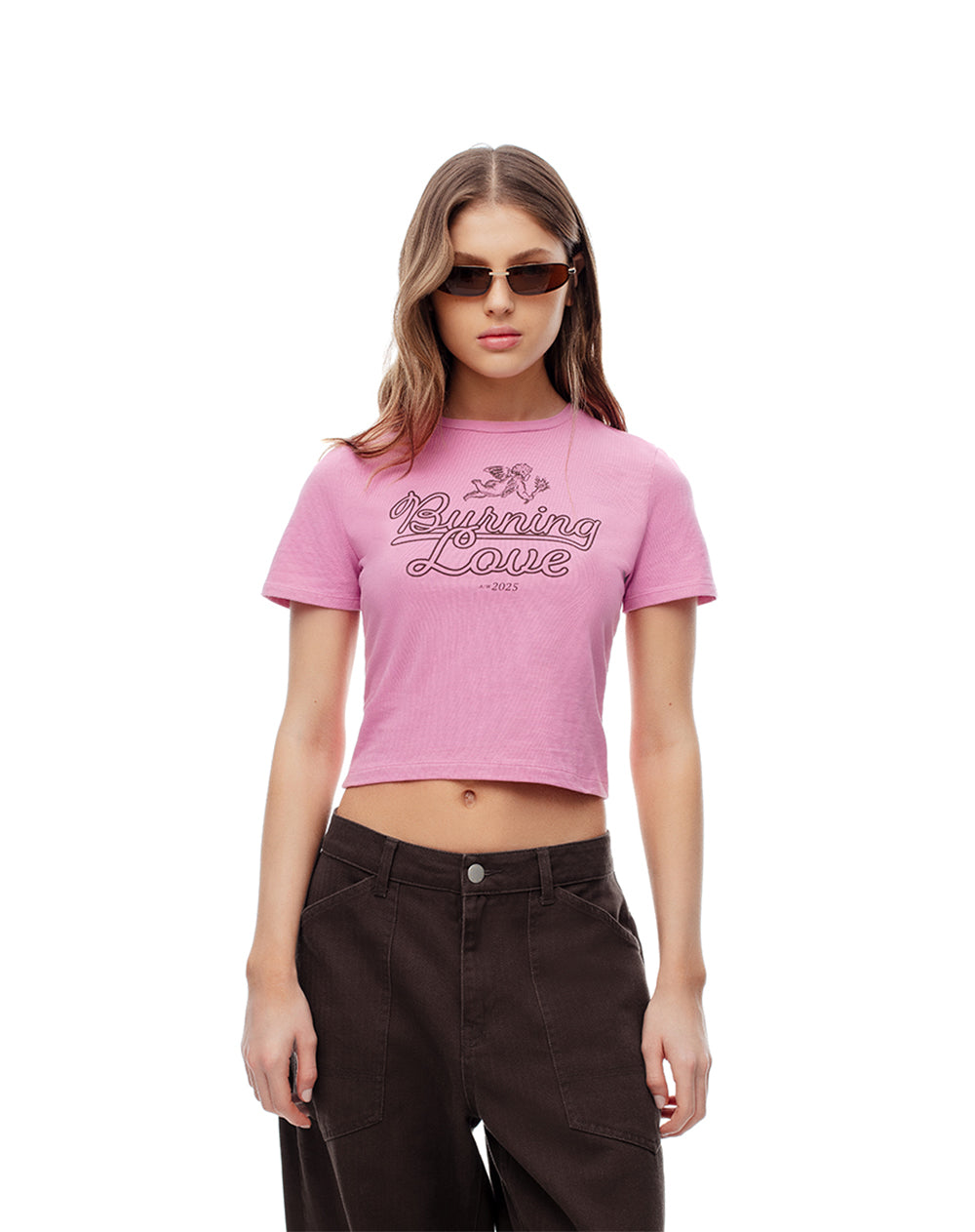 Camiseta crop slim algodón rosa estampada mujer