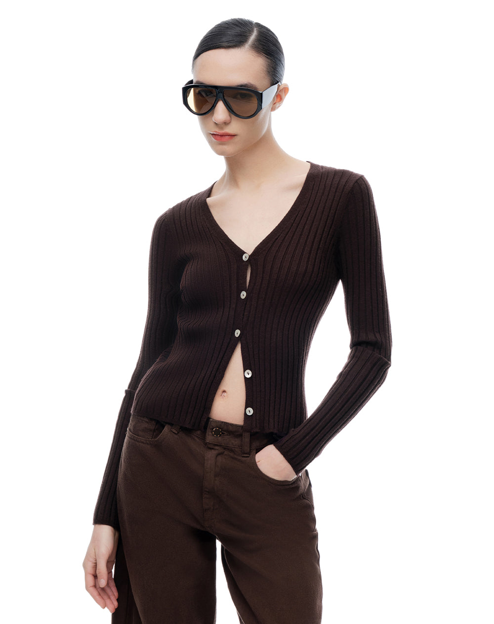 Suéter slim rib café mujer