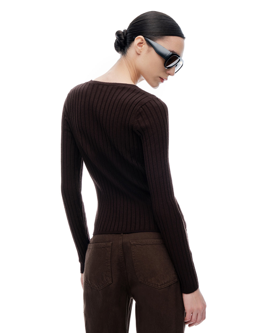 Suéter slim rib café mujer