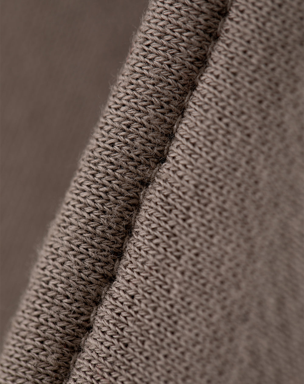 Buzo regular fit taupe