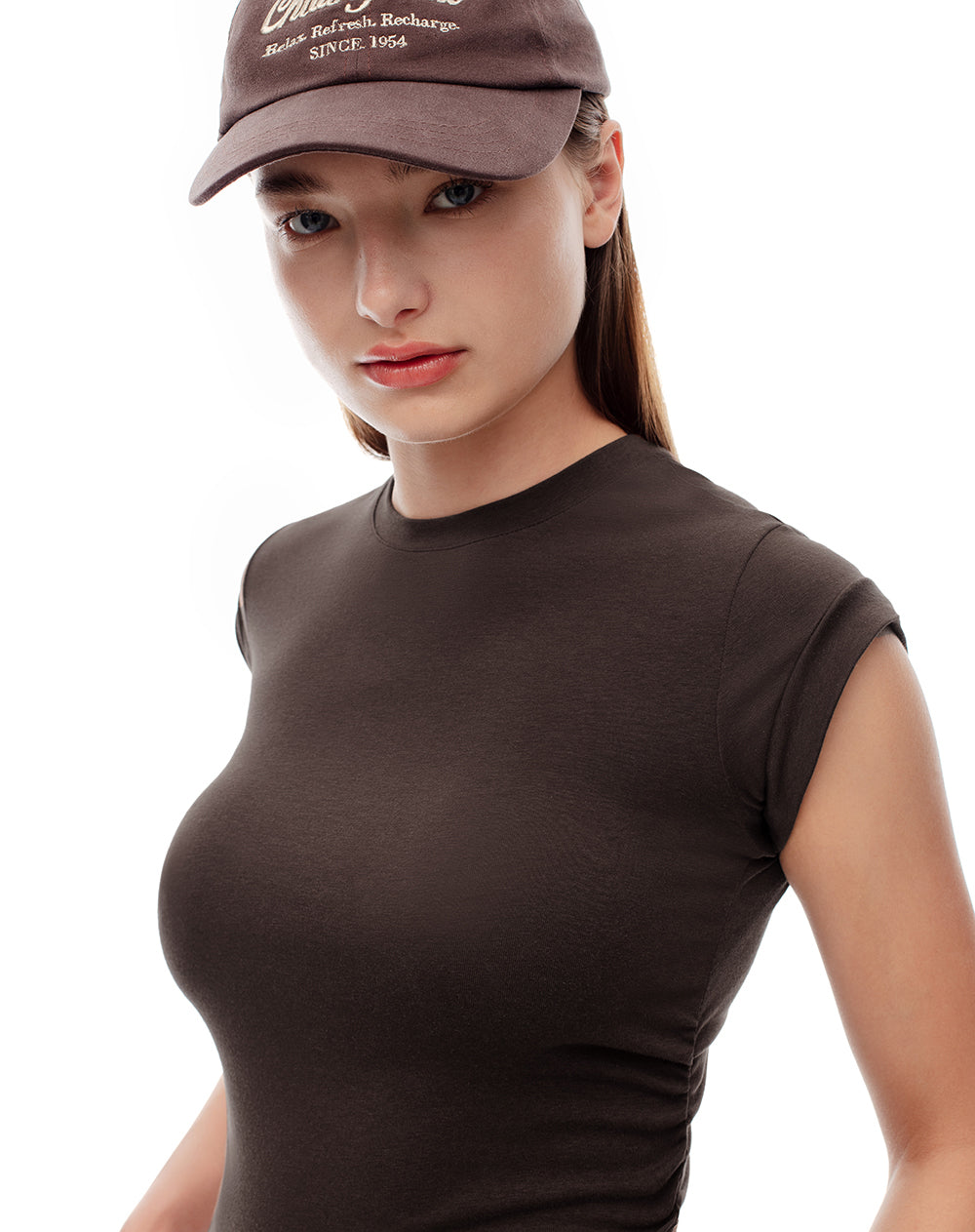 Camiseta slim fit manga corta chocolate