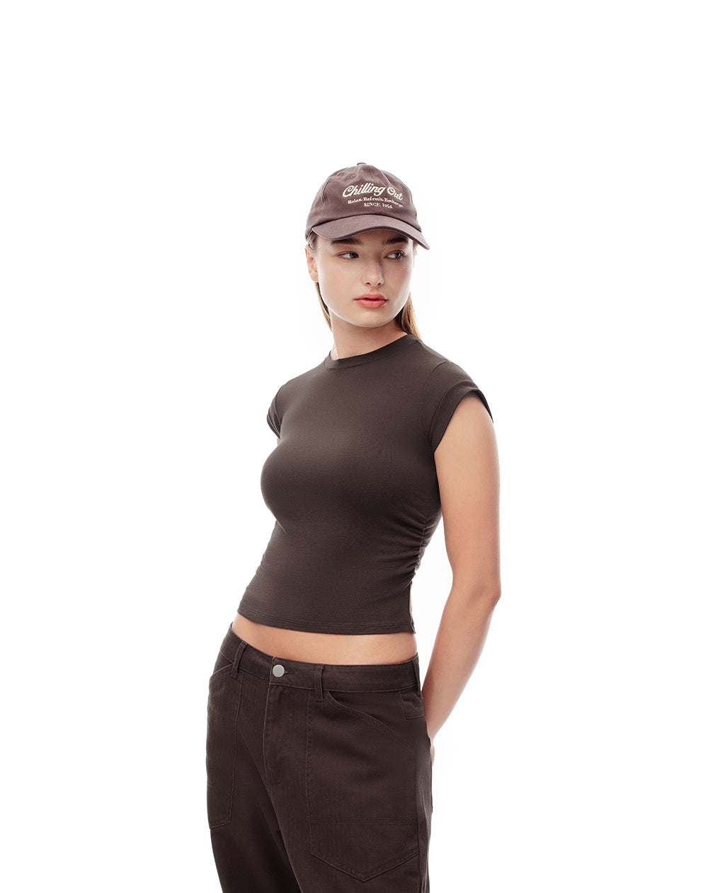 Camiseta slim fit manga corta chocolate