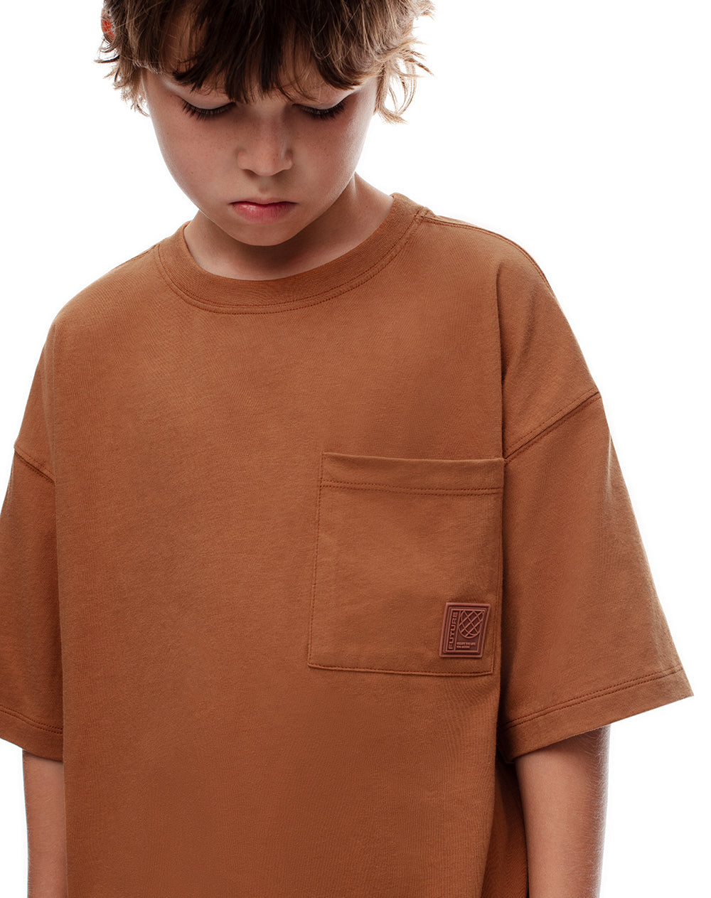Camiseta regular fit manga corta caramelo