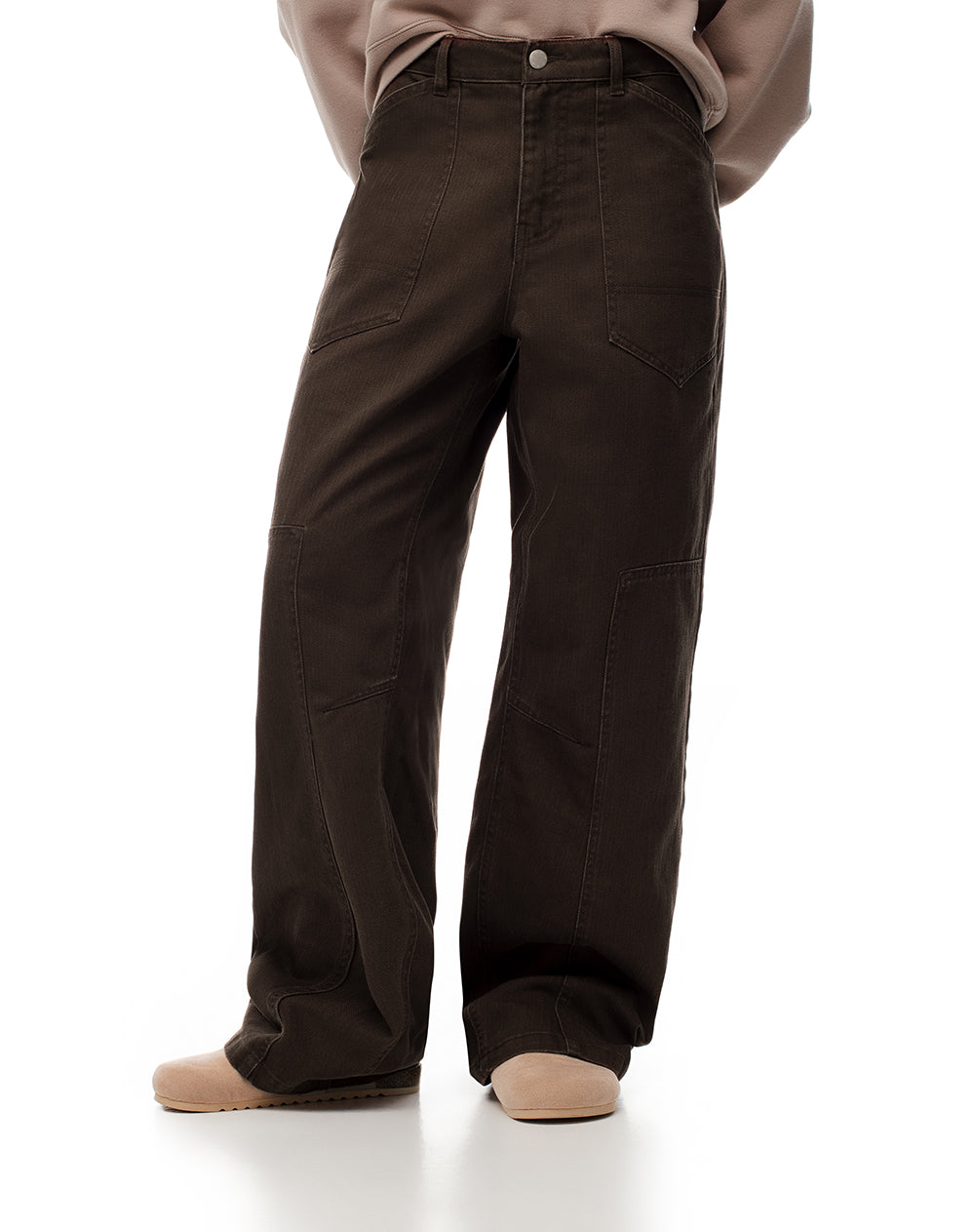 Pantalón relaxed fit tiro medio en drill chocolate