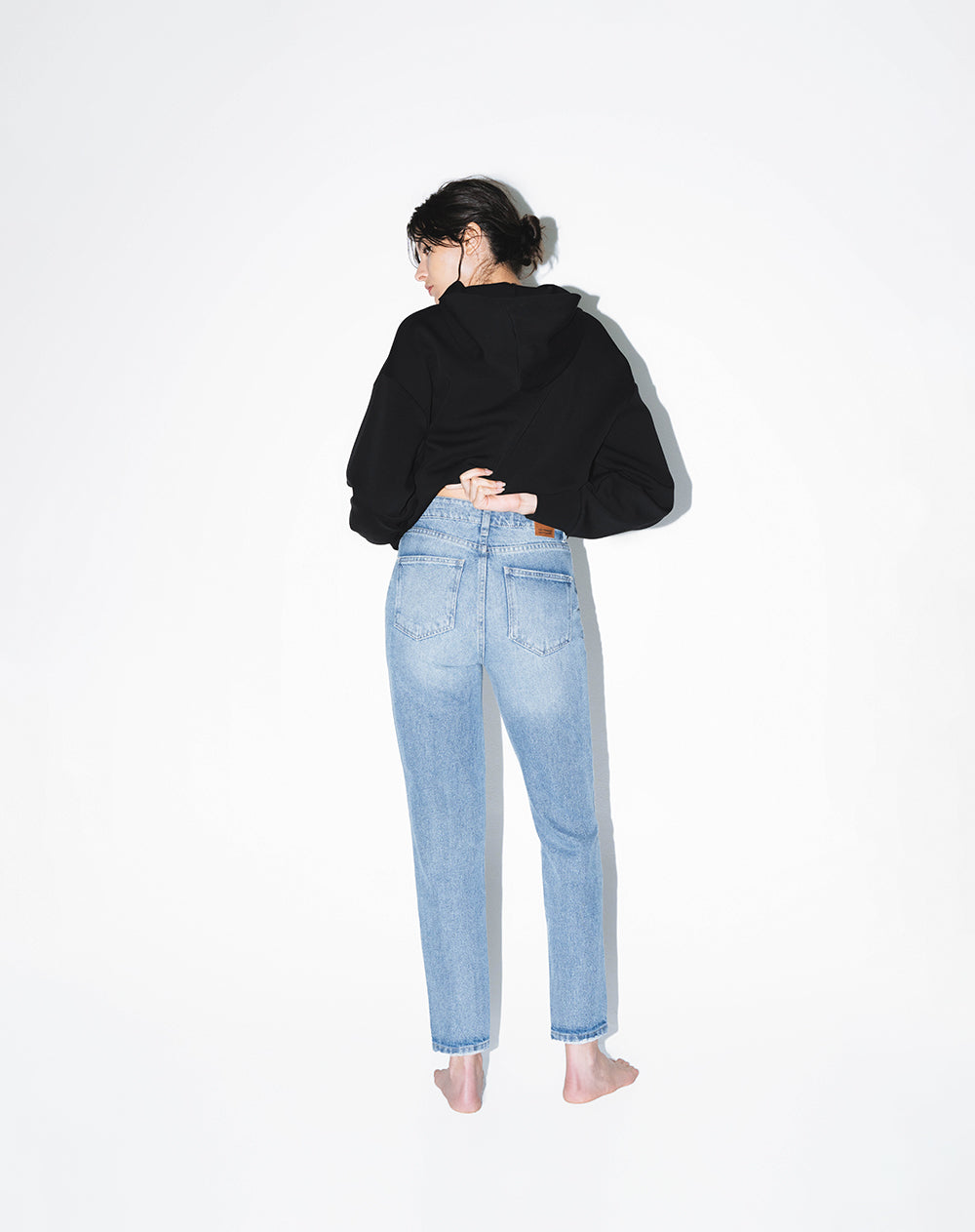 Jean mom fit alto medio índigo medio mujer