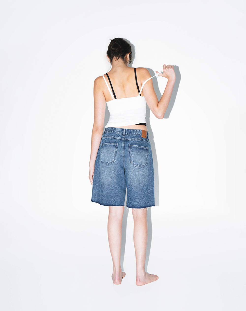 Bermuda regular tiro medio denim índigo medio mujer