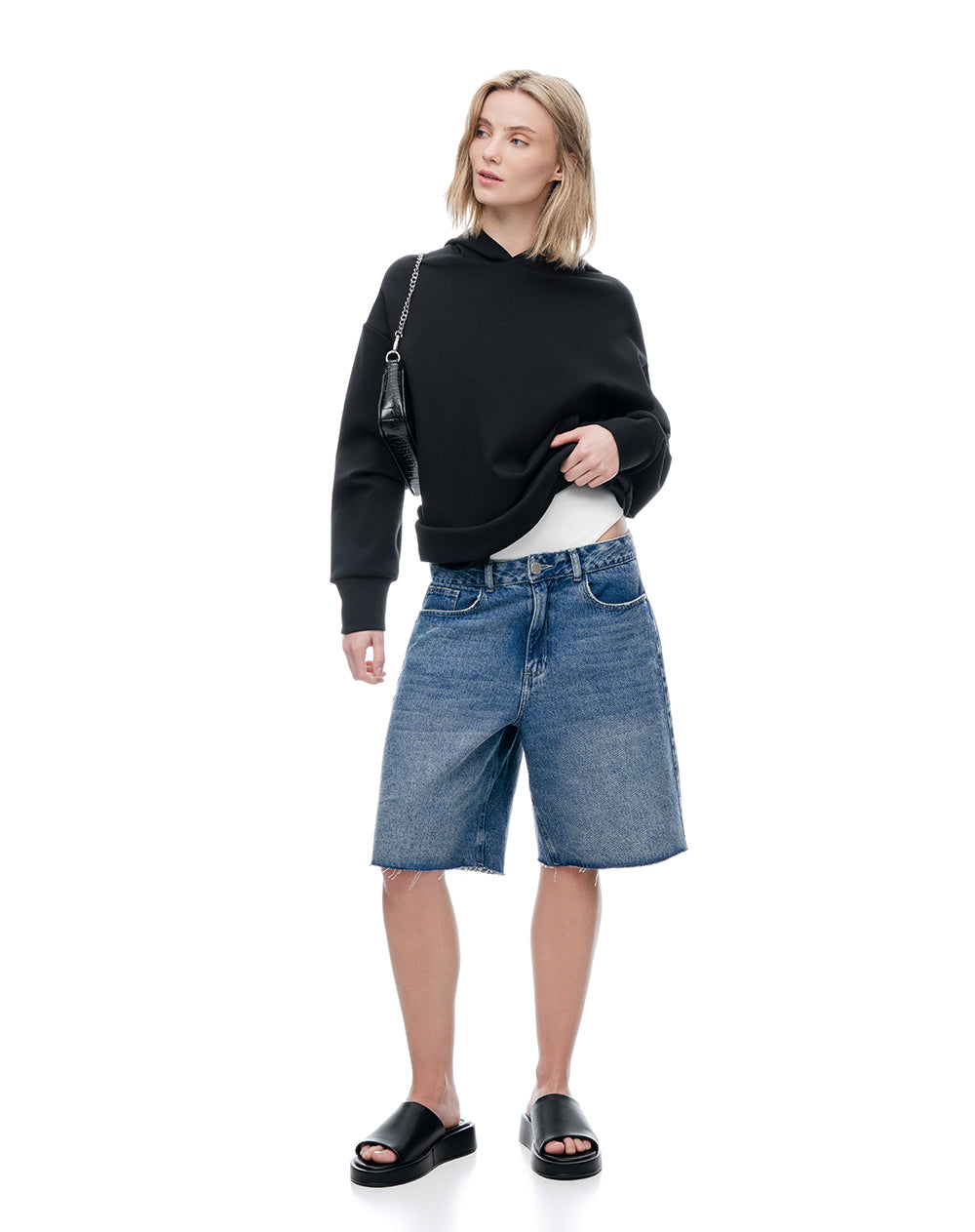 Bermuda regular tiro medio denim índigo medio mujer