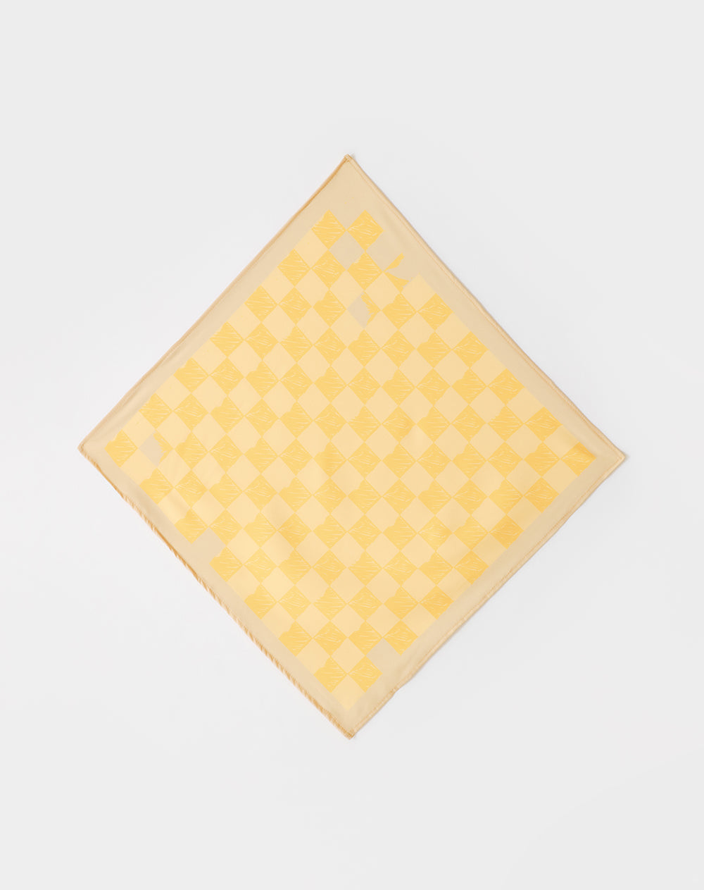 Pañuelo satinado amarillo estampado