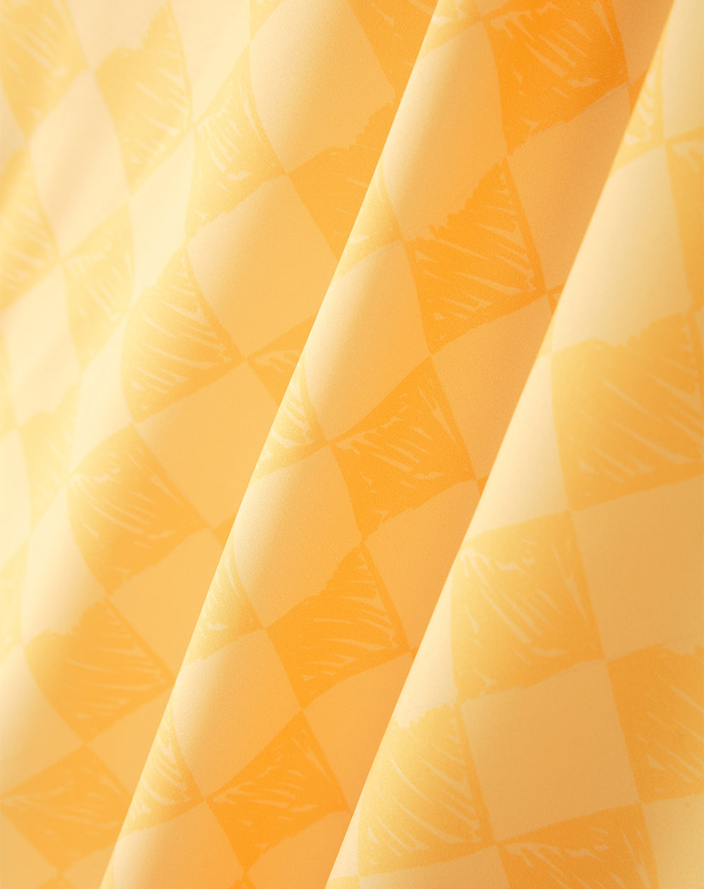 Pañuelo satinado amarillo estampado