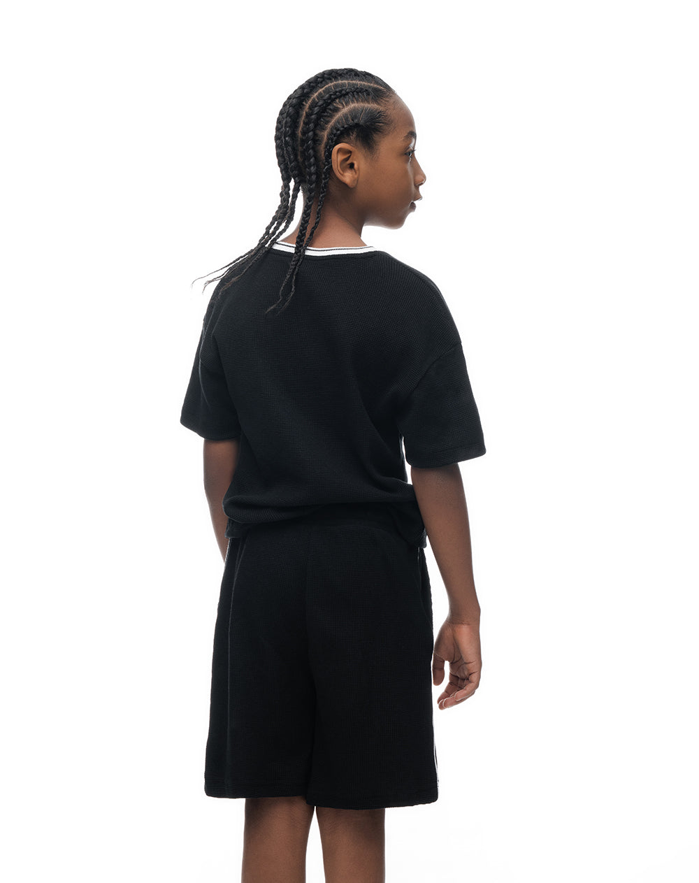 Bermuda regular algodón texturizada negra niño