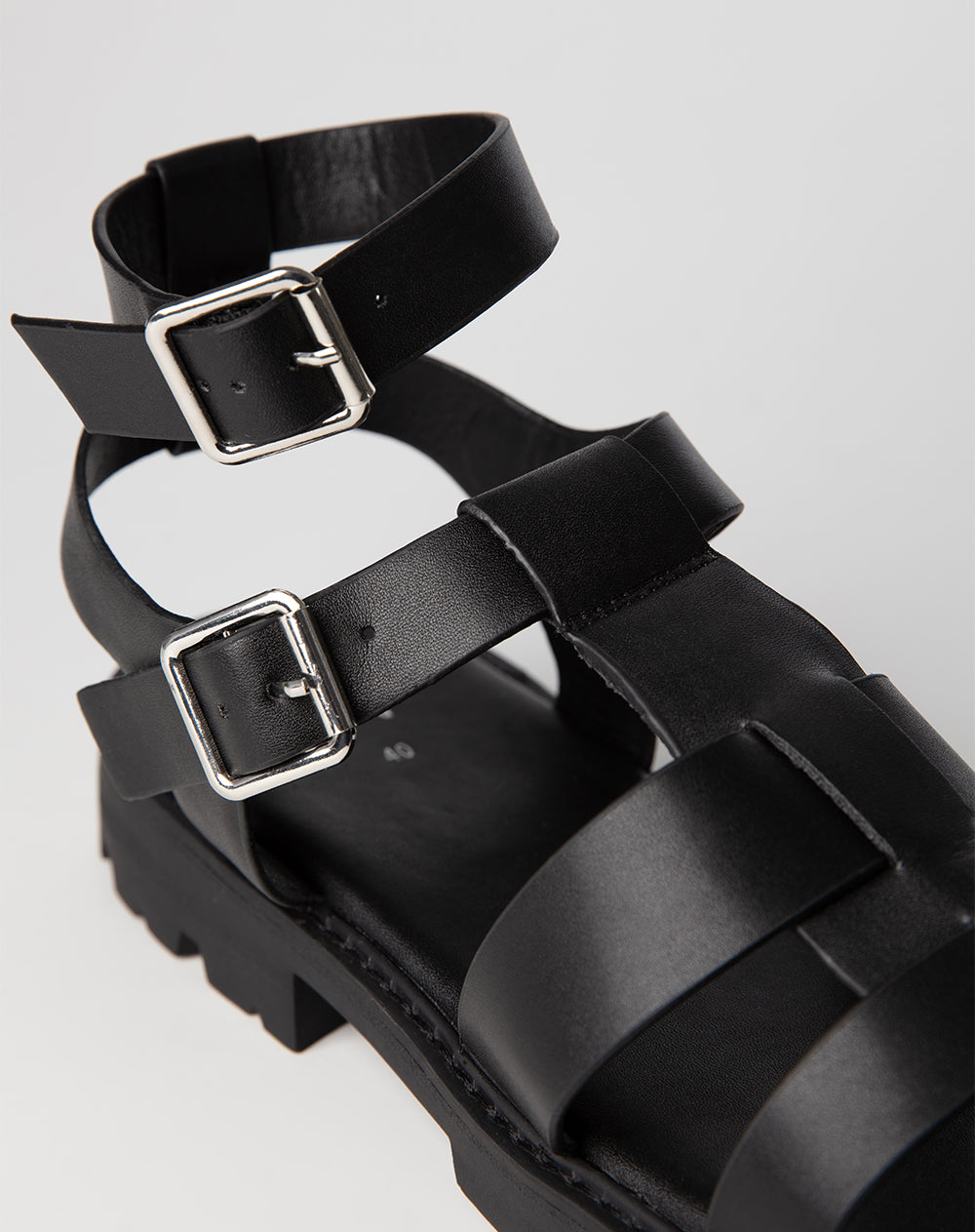 Sandalias negras