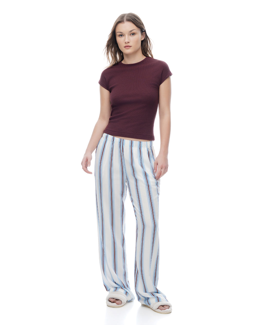 Camiseta slim manga corta vino tinto mujer
