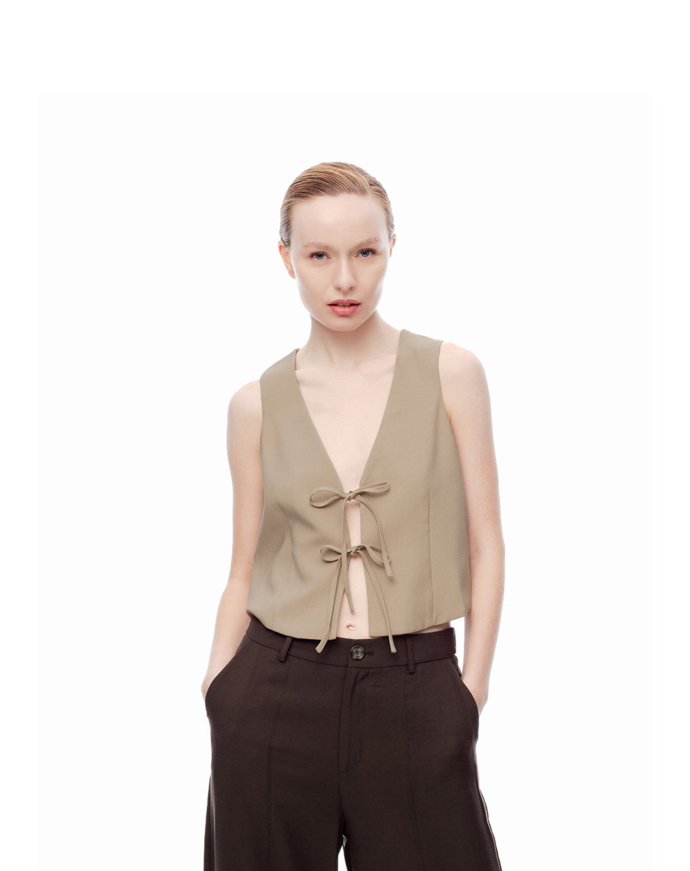 Chaleco loose fit sin capucha khaki