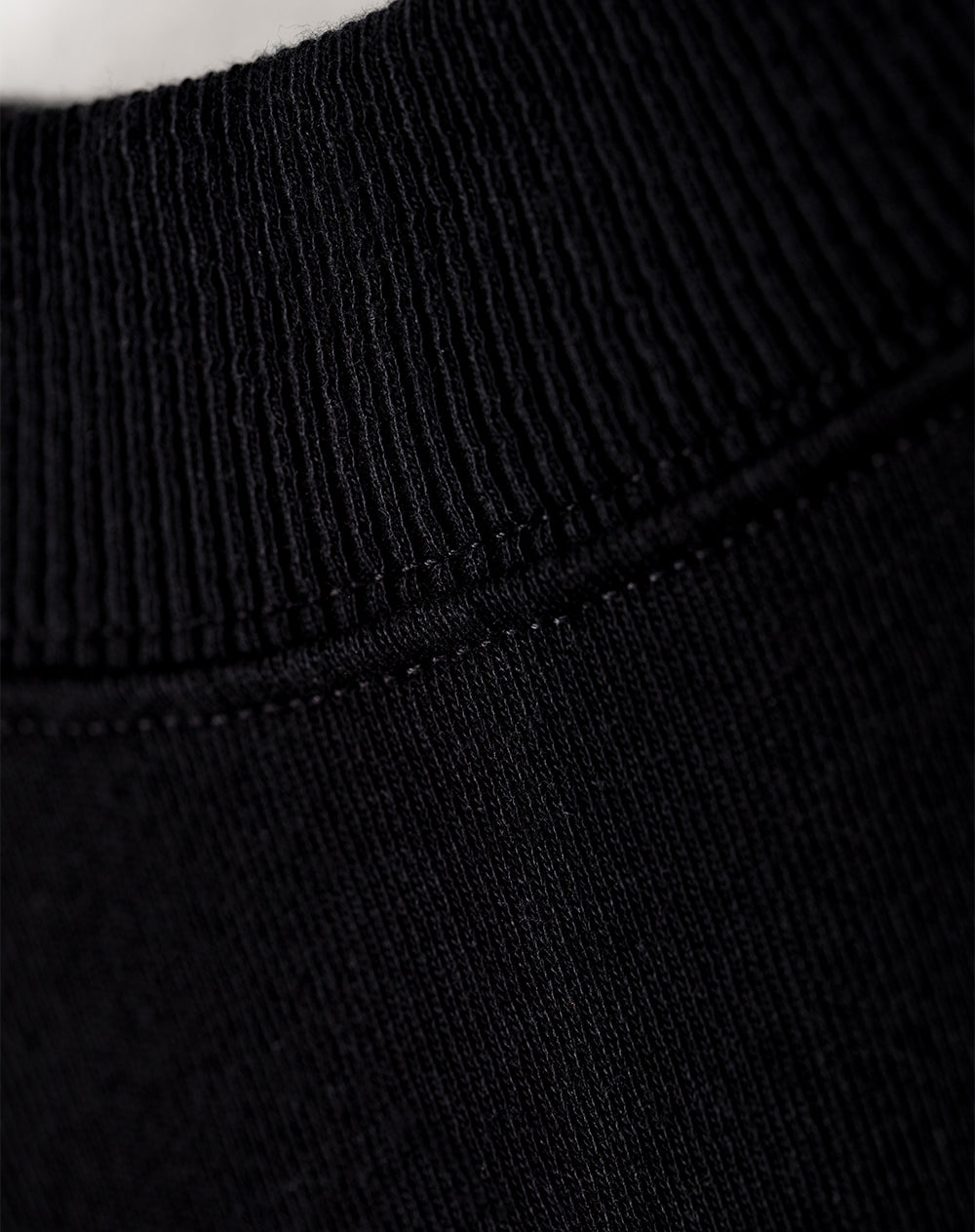 Buzo regular fit negro