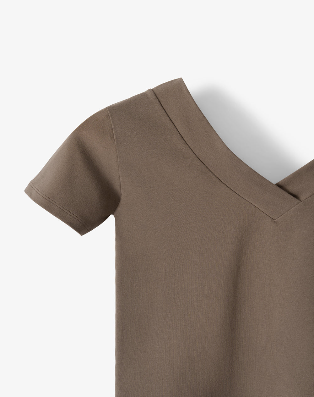 Camiseta relaxed fit manga corta café
