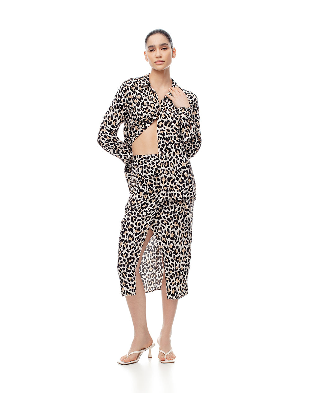 Falda media tiro bajo negro leopardo