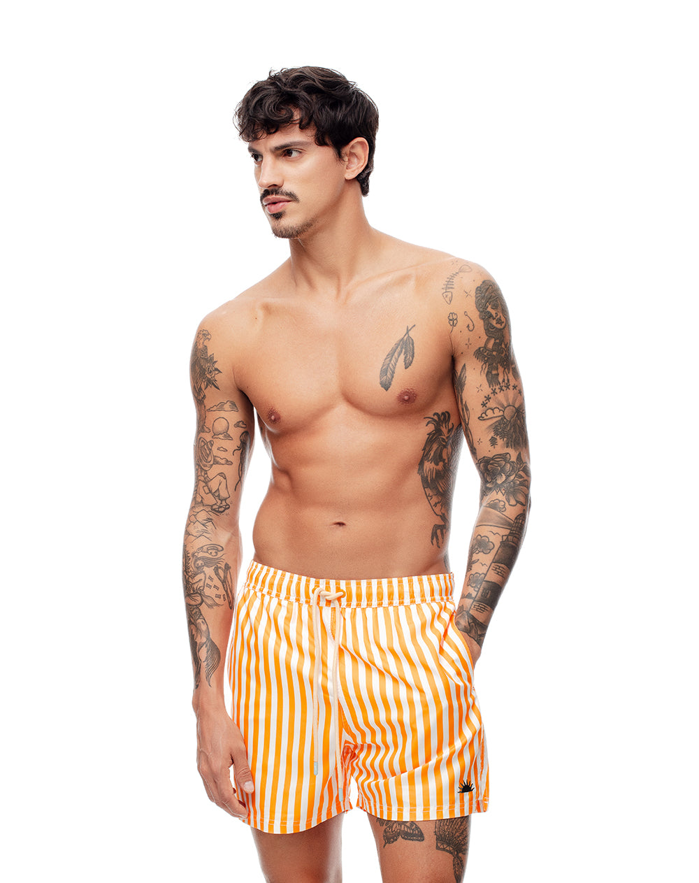 Pantaloneta naranja estampado