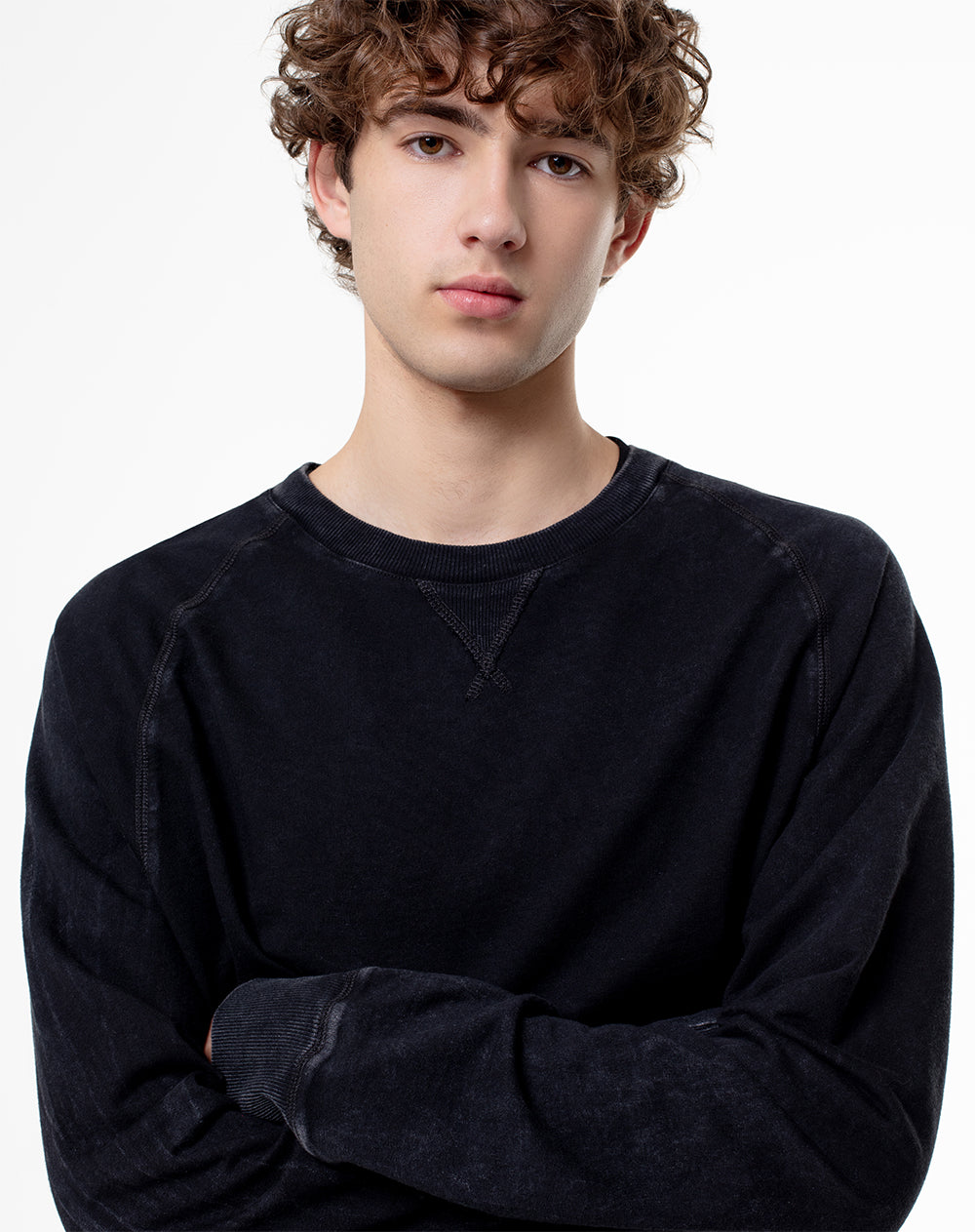 Buzo regular fit negro