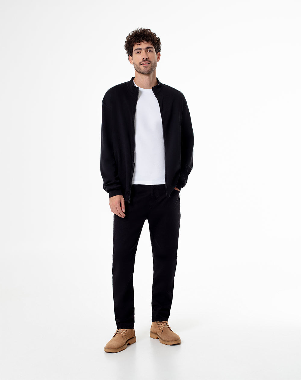 Pantalón slim fit tiro medio en drill negro