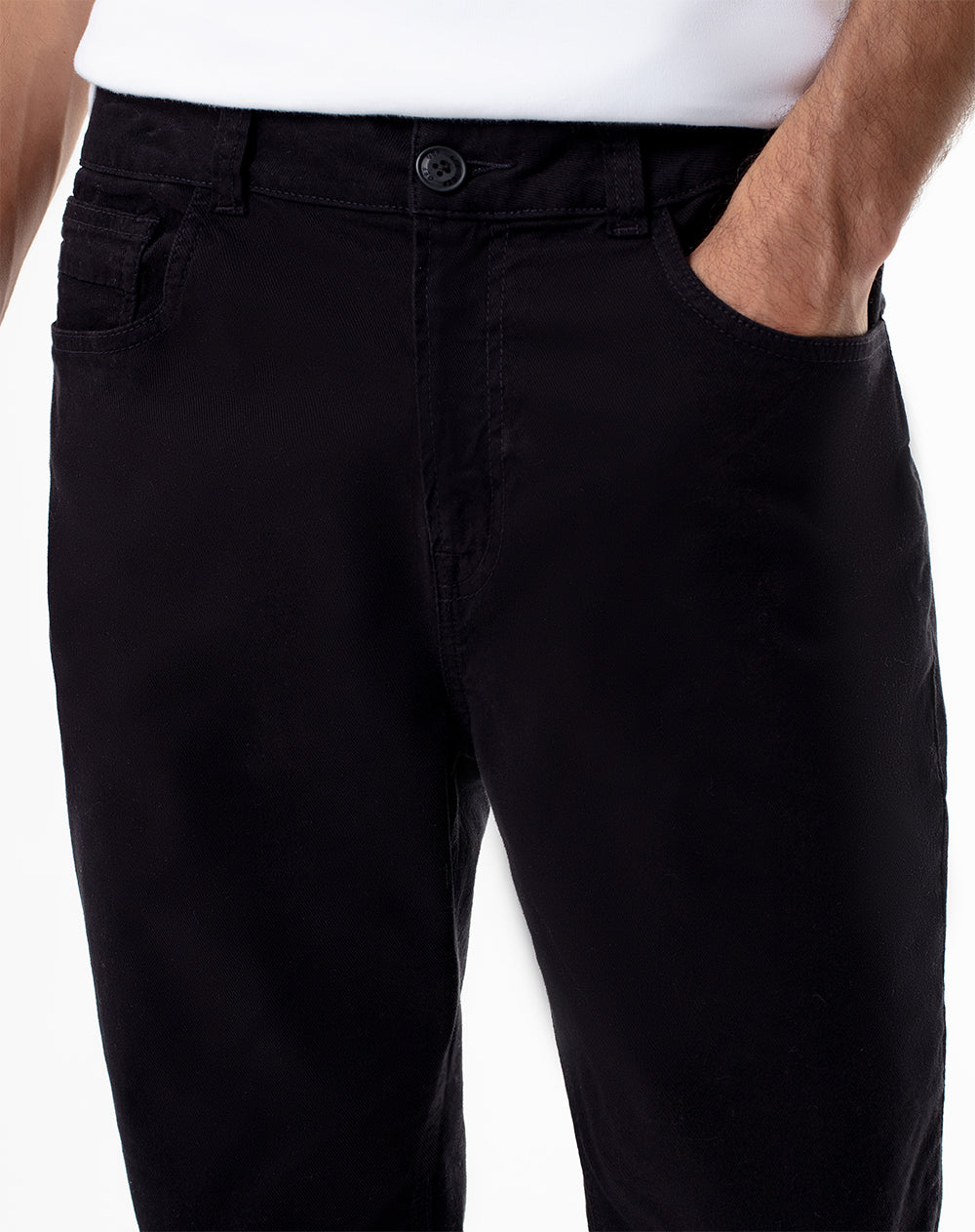 Pantalón slim fit tiro medio en drill negro