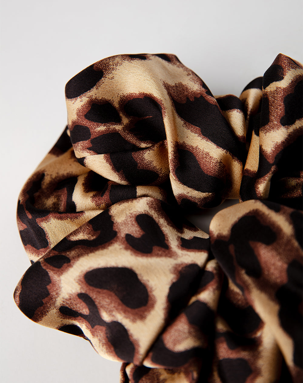 Accesorio de pelo cafe estampado