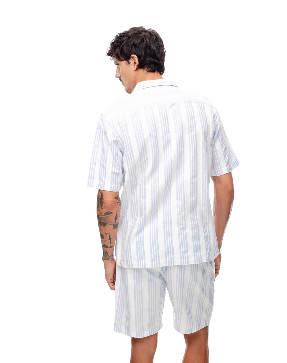 Camisa regular fit manga corta blanca con rayas