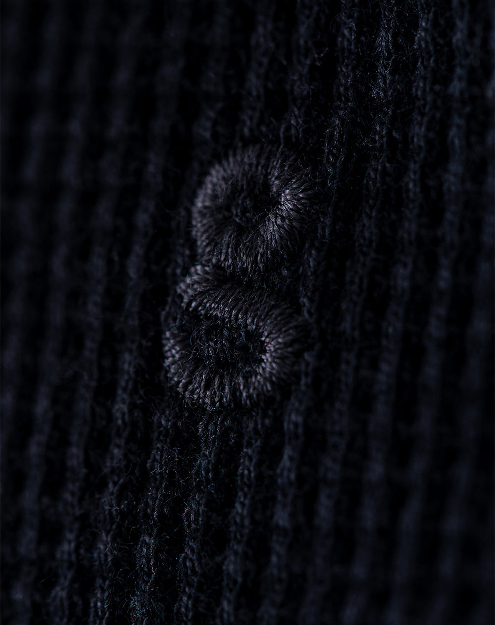 Camiseta slim fit manga larga negra