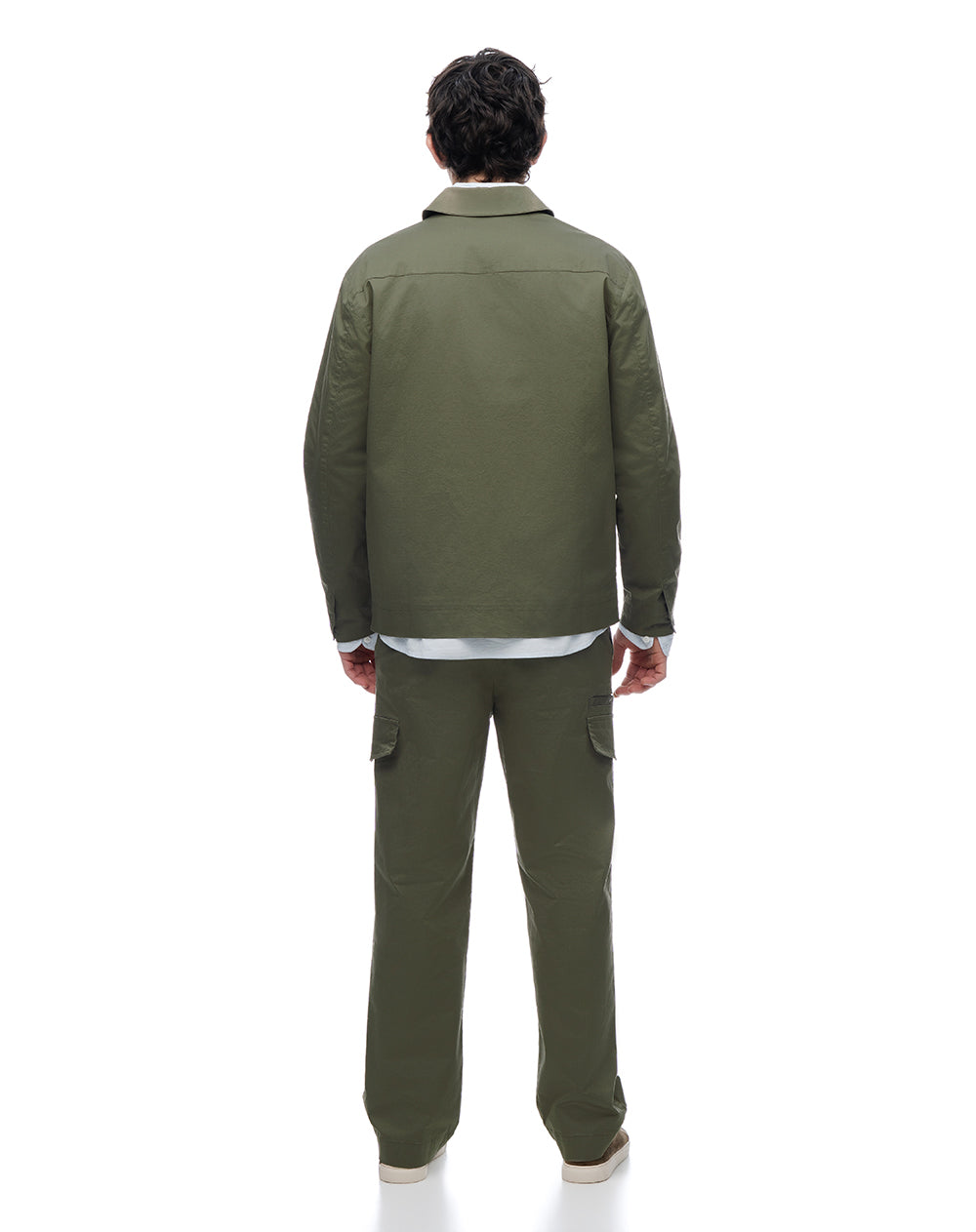 Pantalón tipo chino regular tiro medio verde oliva hombre