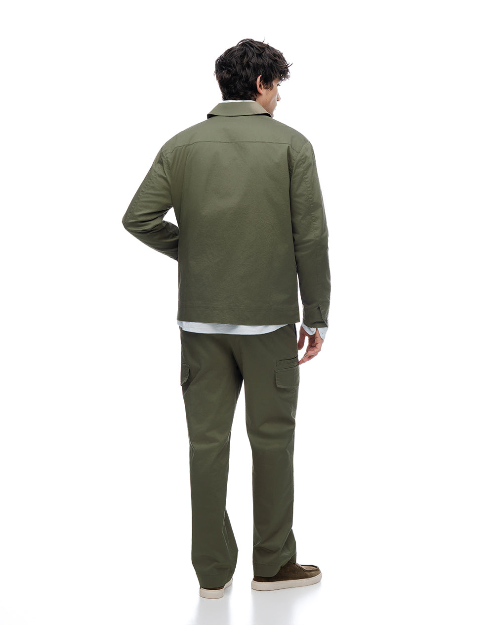 Pantalón tipo chino regular tiro medio verde oliva hombre