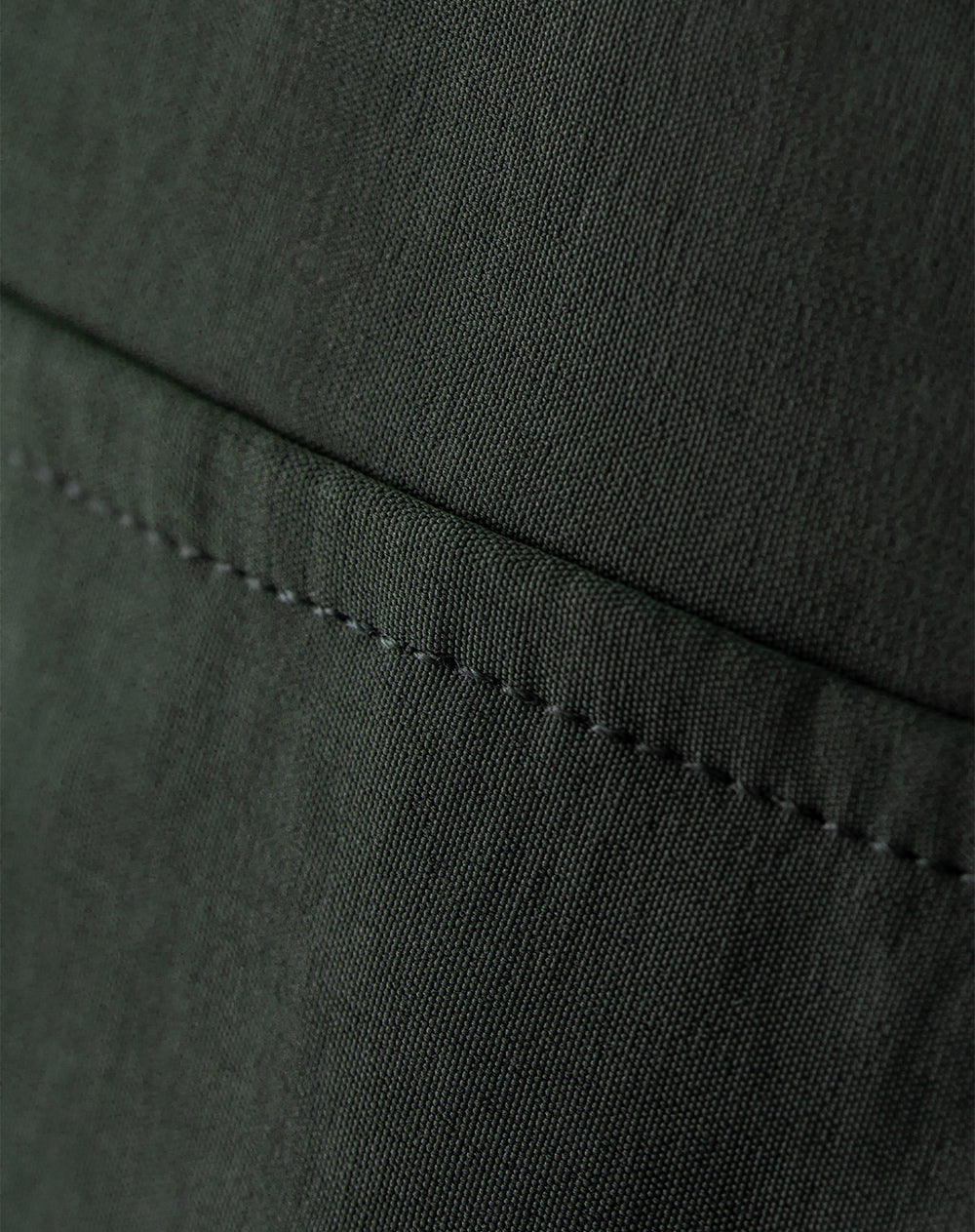 Pantalón loose fit tiro medio en drill verde