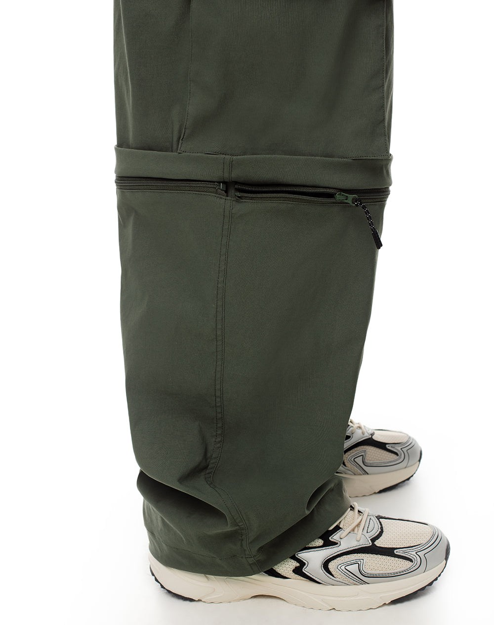 Pantalón loose fit tiro medio en drill verde